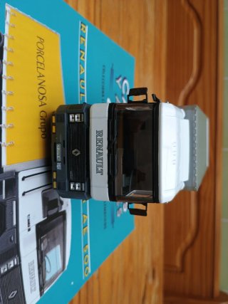 Camión Renault Magnum 1/43 Salvat