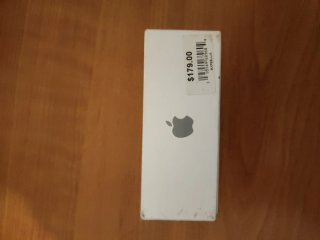 Airpods 4 generacion con cancelación de sonido.