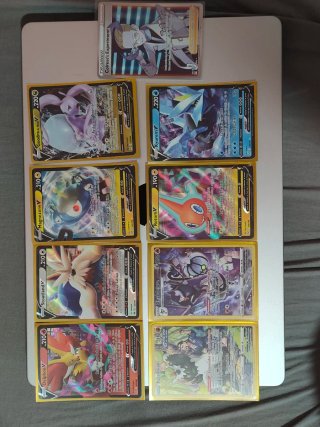 Cartas Pokémon V y Trainer