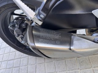 Suzuki GSX-S950 Naked Blanca y Roja
