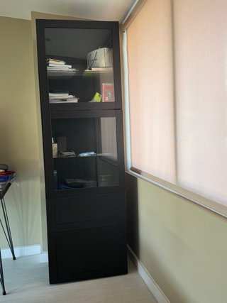 Vitrina IKEA BESTÅ cristal y cajones