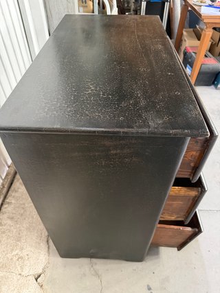 Cómoda negra madera maciza craquelada