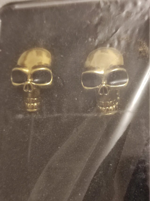 Auriculares calavera metálicos oferta 3x2