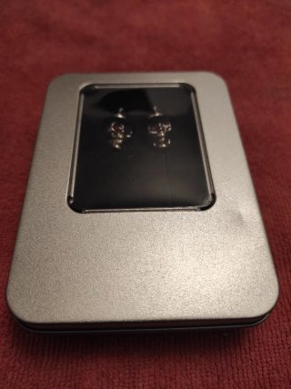 Auriculares calavera metálicos oferta 3x2