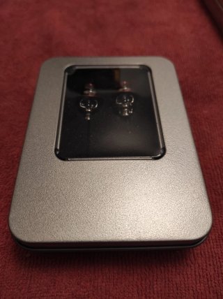 Auriculares calavera metálicos oferta 3x2