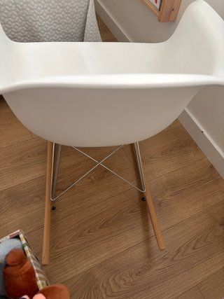 Silla mecedora Eames blanca