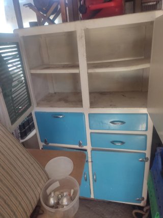 Alacena antigua para restaurar