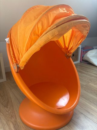 Silla giratoria infantil naranja