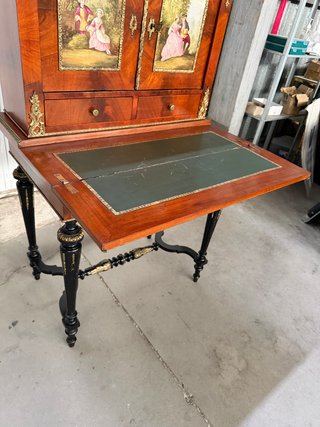 Mueble antiguo restaurado
