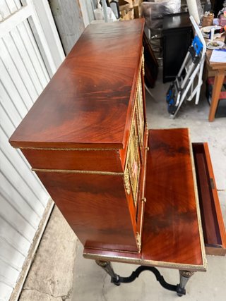 Mueble antiguo restaurado