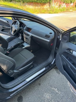 Opel Astra GTC Sport 120cv