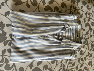 Camisa sin mangas rayas azul y blanco