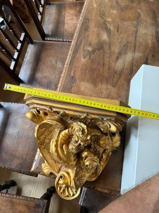 Mensula decorativa dorada