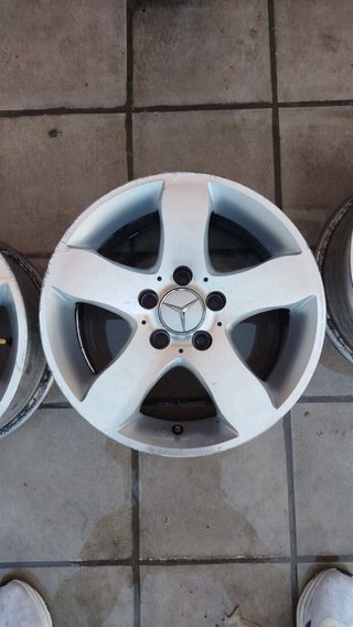 Llantas Mercedes
