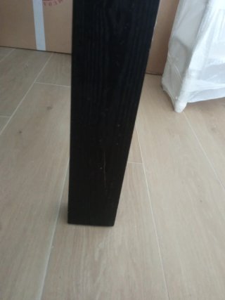 Mesa de salón moderna