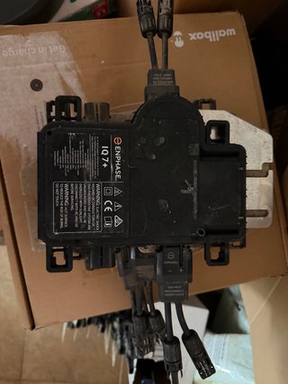 10 Microinversores Enphase IQ7+