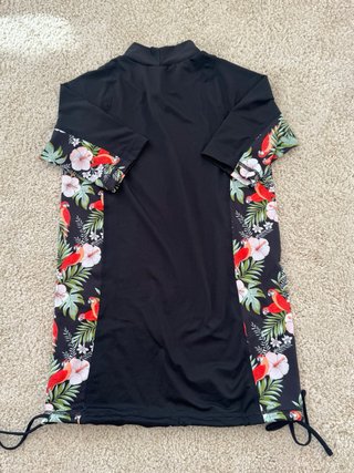 Camiseta de playa Olaian con estampado tropical