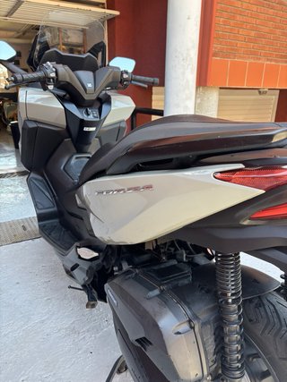 Honda Forza 125 Maxi Scooter