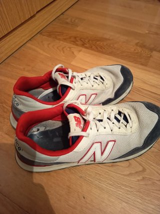 Zapatillas New Balance Blancas y Rojas