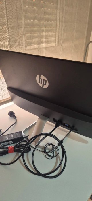 Monitor HP Negro y Plateado