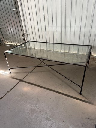 Mesa de centro cristal y metal