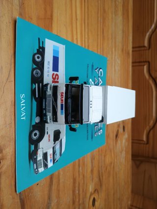 Camión Volvo Seur 1/43 Salvat