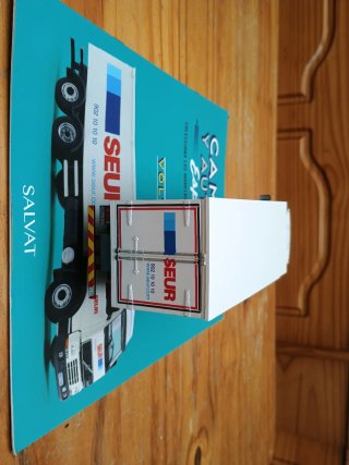 Camión Volvo Seur 1/43 Salvat