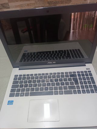 Portátil ASUS Intel Core i3