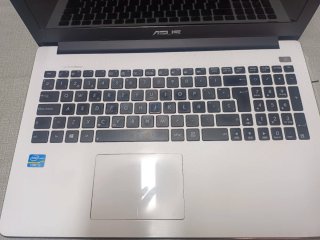 Portátil ASUS Intel Core i3