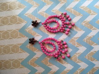 Pendientes bolas fucsia