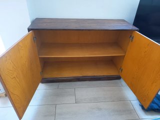 Mueble de madera rústico