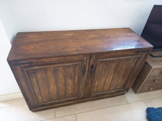 Mueble de madera rústico