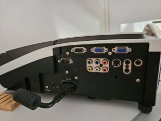 Proyector Hitachi + Samsung Frame