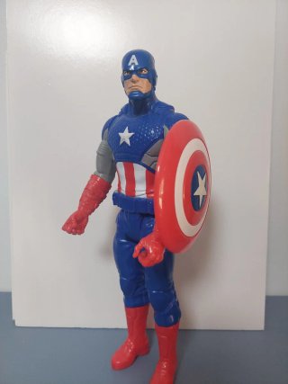 Figura Capitán América con Escudo