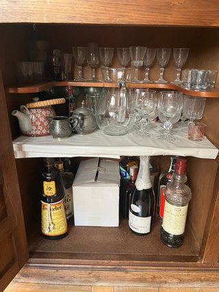 Liquidación casa: cristalería, ropa, tazas....