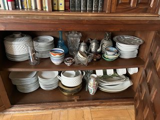 Liquidación casa: cristalería, ropa, tazas....