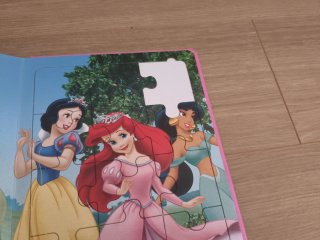 Libros puzzles de princesas.