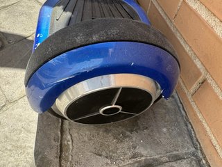 NEGOCIABLE Hoverboard Brigmton con carro azul