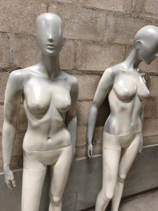 2 MANIQUIES DE MUJER