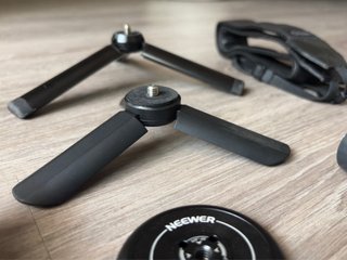 Trípodes y Agarre Móvil Manfrotto/Neewer