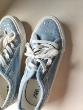 Zapatillas Zara niña pedrería azul