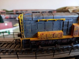 Locomotora Roco H0 envejecida