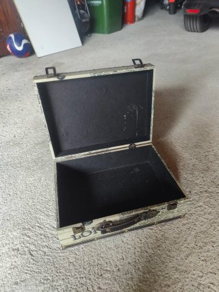 Caja de madera decorativa