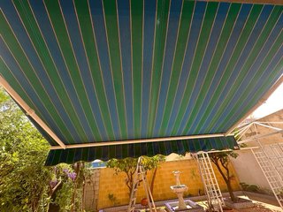 Toldo extensible manual con manivela