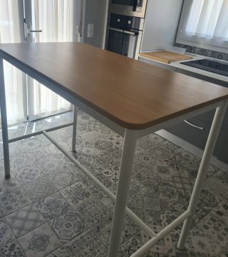 Mesa alta Tomaryd Ikea madera y metal 1,30*70