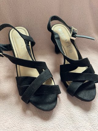Tacones fiesta Mary Paz negros