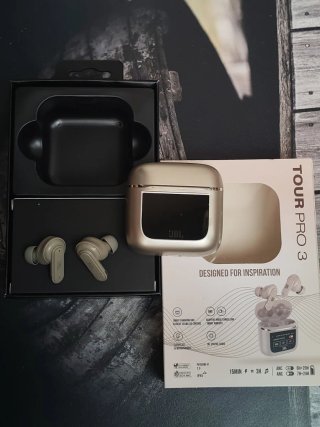 JBL Tour Pro 3 Auriculares Inalámbricos