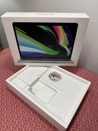 MacBook Pro 13,3” M2 Plata