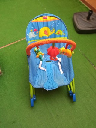 Hamaquita bebé Fisher-Price con música