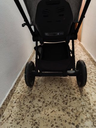 Cochecito bebe tres piezas gris y rosa